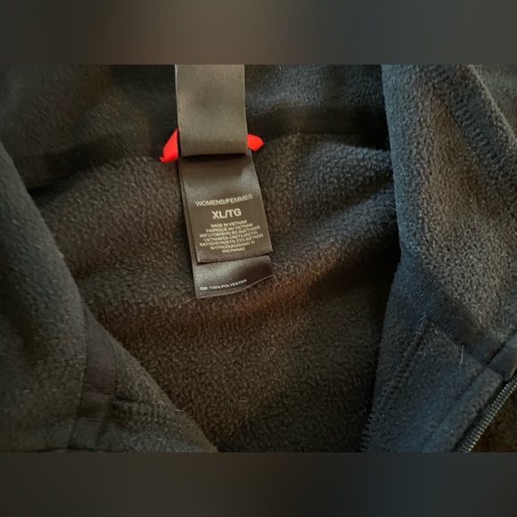 Athletic Fleece By North Face - Picture 7 of 7